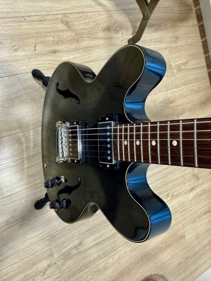 Gibson 335 studio ebony de segunda mano · Foto 6 de 7 · Gipuzkoa · 1500 €