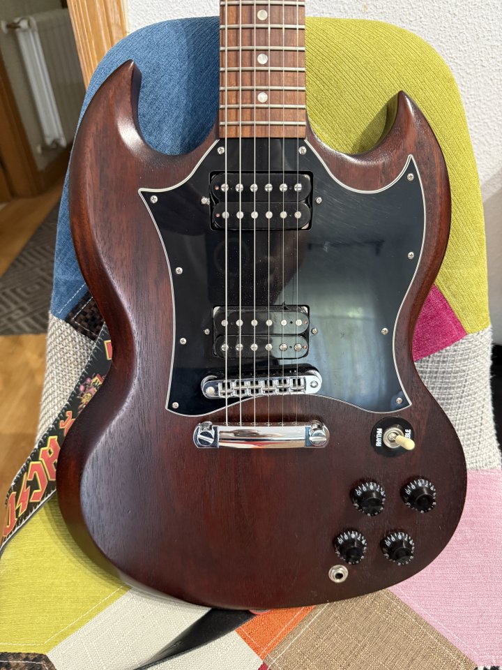 Gibson SG Special Faded Worn Brown de segunda mano · Foto 8 de 9 · Madrid