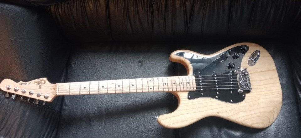 G&L Tribute Legacy Natural