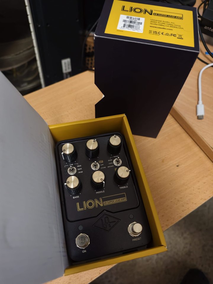 Uad Lion 69 super lead amp de segunda mano · Foto 2 de 3 · Barcelona · 300 €