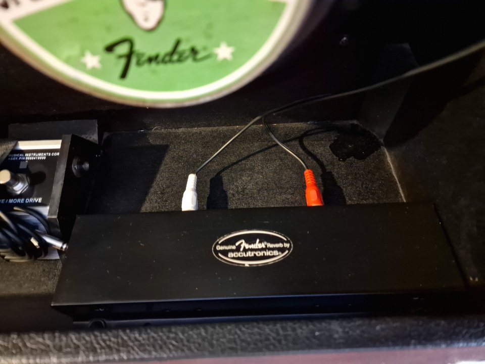Pack Yamaha Pacifica 212VQM CMB, ampli Fender FM212R y accesorios de segunda mano · Foto 10 de 10 · Málaga · 400 €