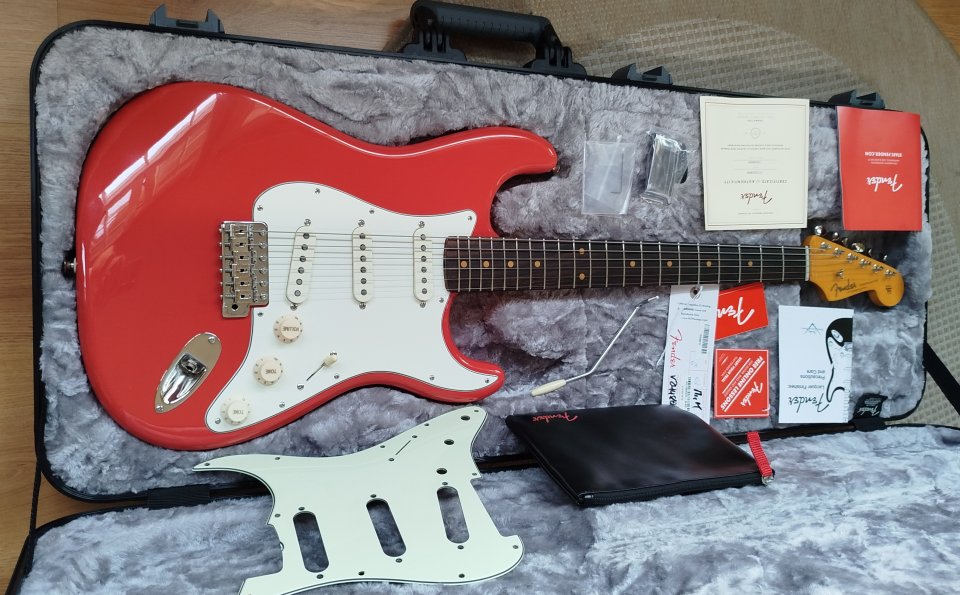Fender American Vintage II 61 Strat. Fiesta Red. Marzo 2025