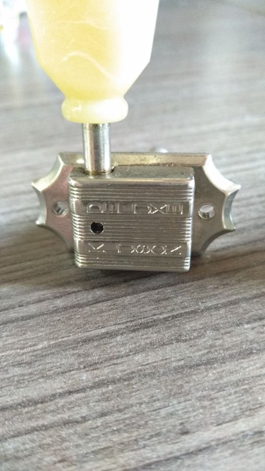 Clavija Kluson Deluxe 3+3 (Gibson) suelta de segunda mano · Foto 3 de 6 · Valencia · 10 €