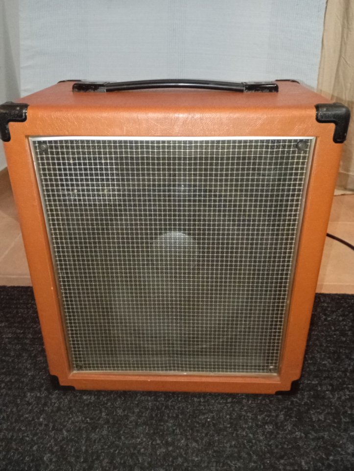 Roland Cube 100 Vintage de segunda mano · Foto 1 de 10 · Girona · 350 €