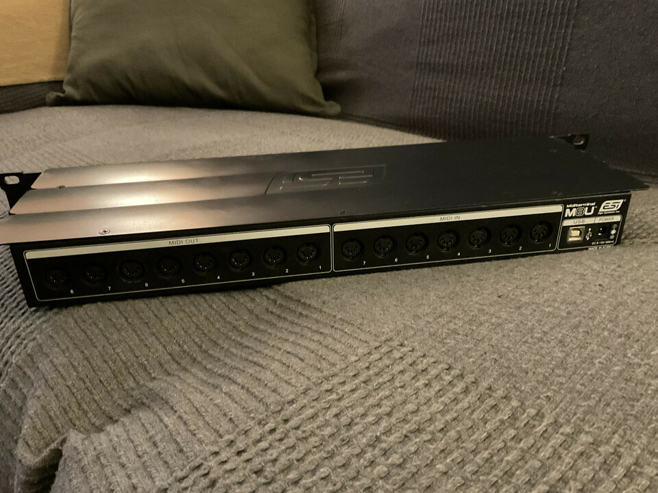ESI MIDI terminal M8U