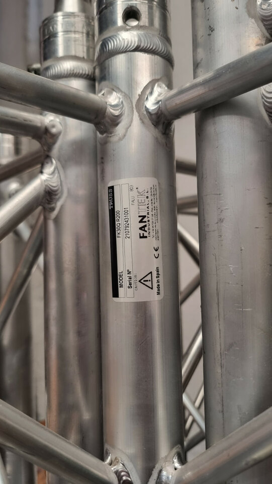 Truss Fantek 30x30 de segunda mano · Foto 2 de 2 · Alicante · 2900 €