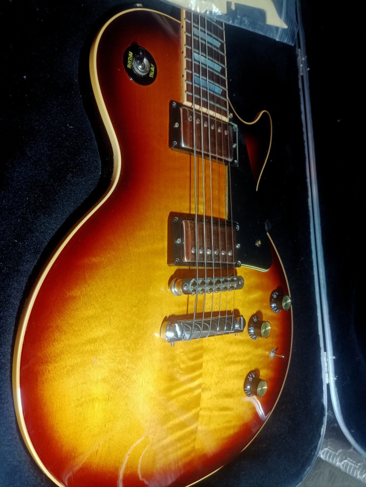 Gibson les paul less + tobacco sunburst
