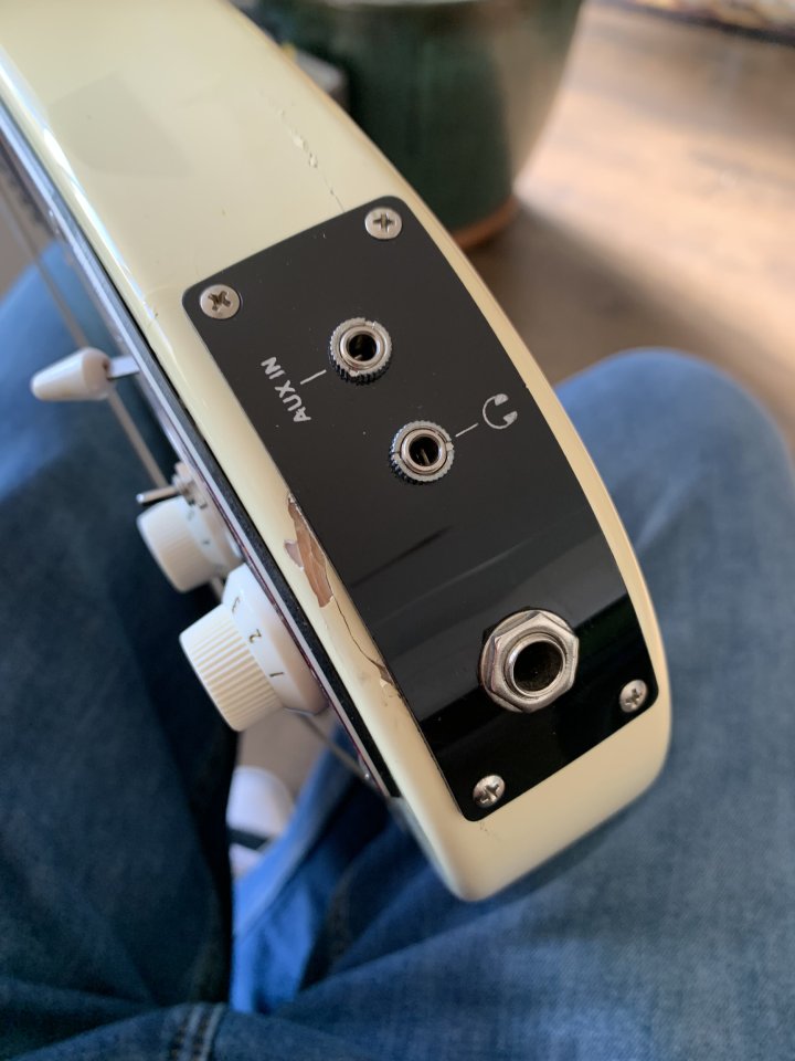 Traveller guitar Escape EG-2.