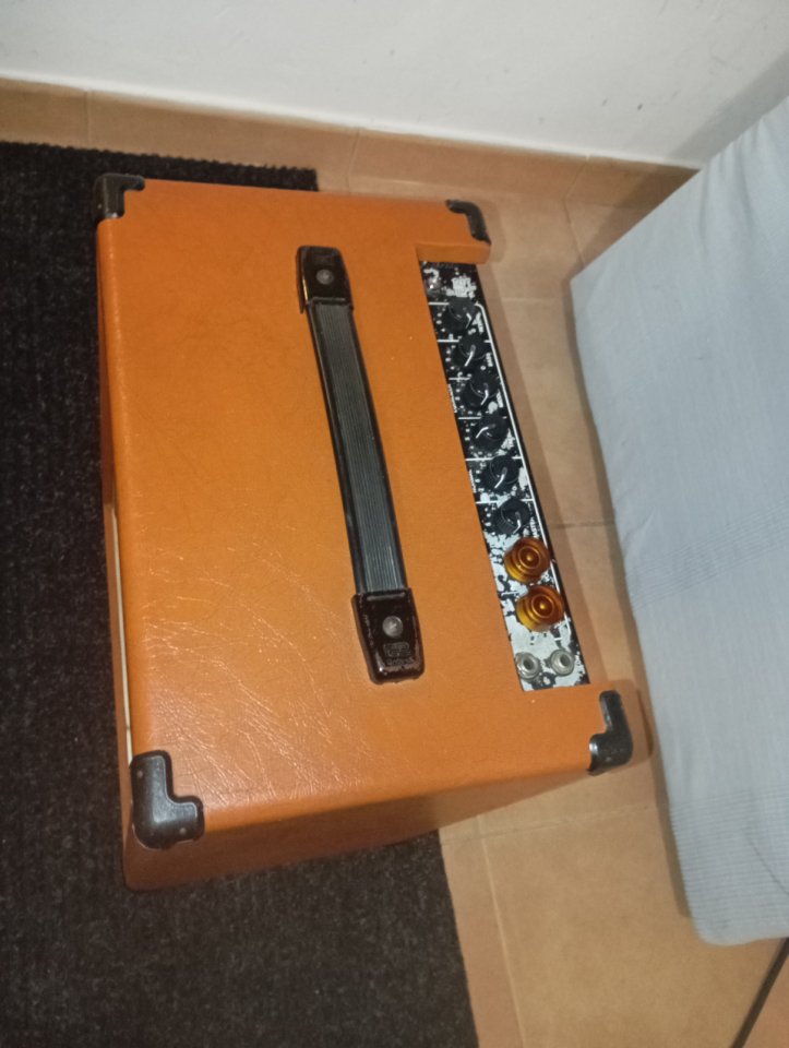 Roland Cube 100 Vintage de segunda mano · Foto 2 de 10 · Girona · 350 €
