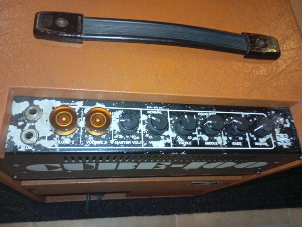 Roland Cube 100 Vintage de segunda mano · Foto 3 de 10 · Girona · 350 €