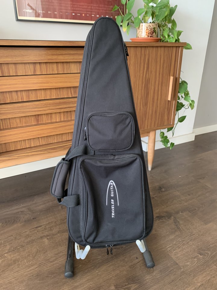 Traveller guitar Escape EG-2.