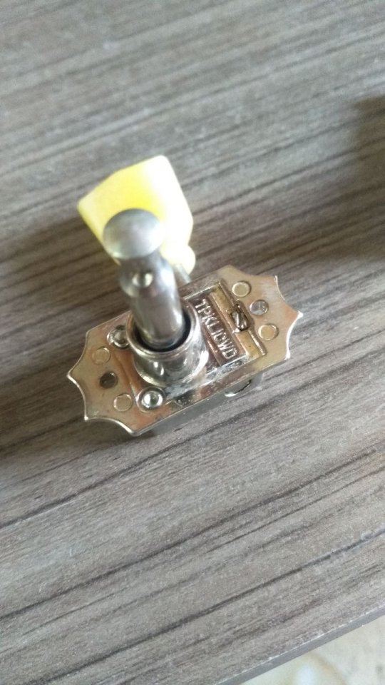 Clavija Kluson Deluxe 3+3 (Gibson) suelta de segunda mano · Foto 6 de 6 · Valencia · 10 €