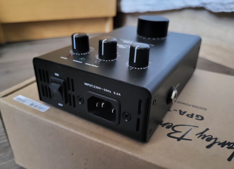 Etapa de potencia Harley Benton GPA-100 de segunda mano · Foto 4 de 7 · Burgos · 49 €