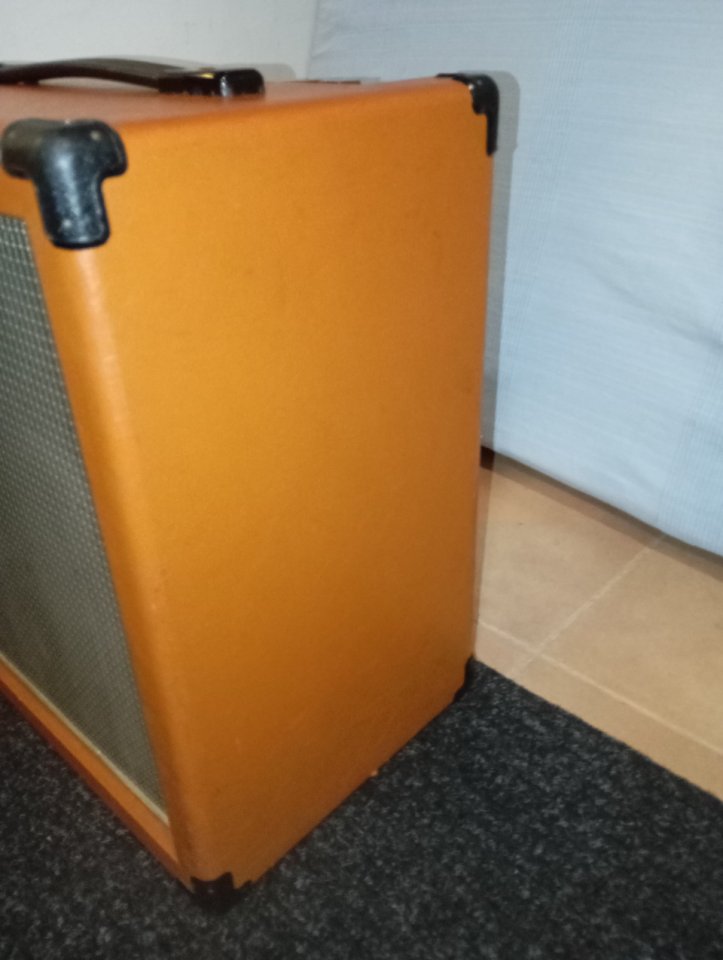 Roland Cube 100 Vintage de segunda mano · Foto 4 de 10 · Girona · 350 €