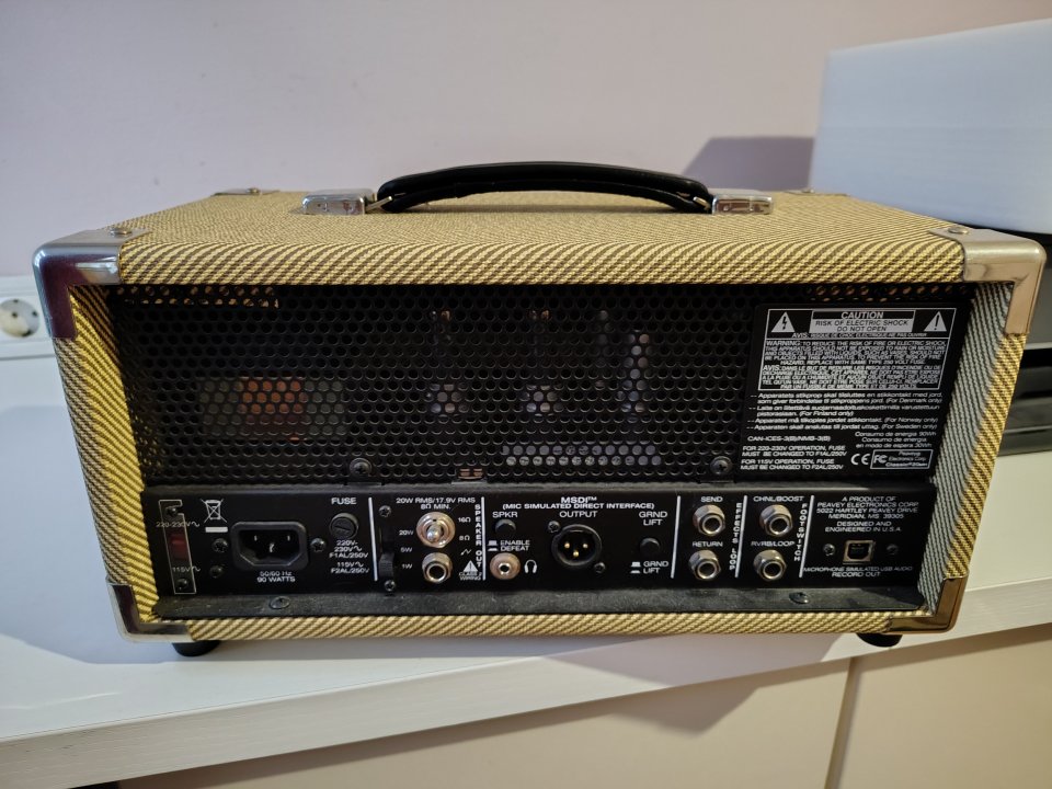 Peavy classic MH + Pantalla Peavey TW de segunda mano · Foto 6 de 10 · A Coruña · 780 €