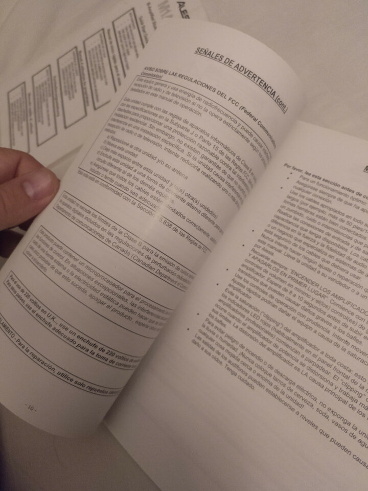 Manual de inicio rápido y librillo de información de garantía  Alexis M1