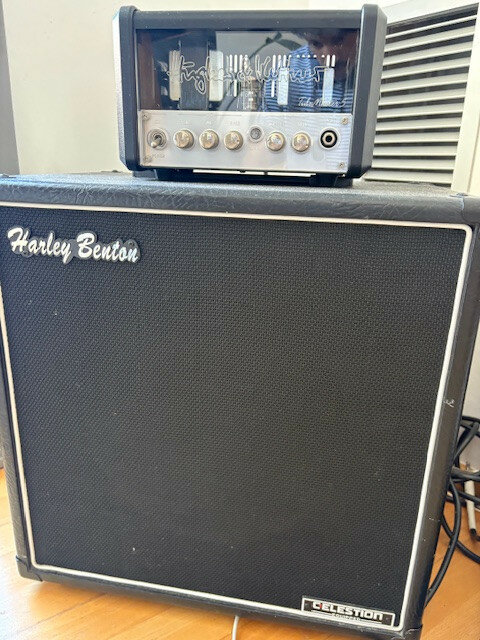 Hughes and Kettner Tubemeister 5 + pantalla harley benton