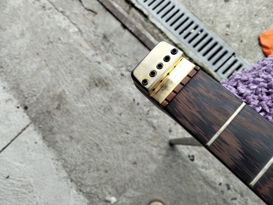 Bajo luthier 5 cuerdas headless de segunda mano · Foto 5 de 10 · Lugo · 1200 €
