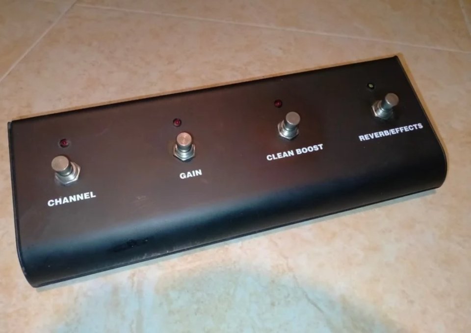 Footswitch amplificador Randall de segunda mano · Foto 3 de 3 · Murcia · 90 €