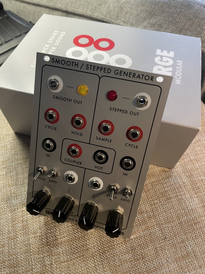 Serge/Random Source Smooth/Stepped Generator de segunda mano · Foto 1 de 2 · Lugo · 280 €