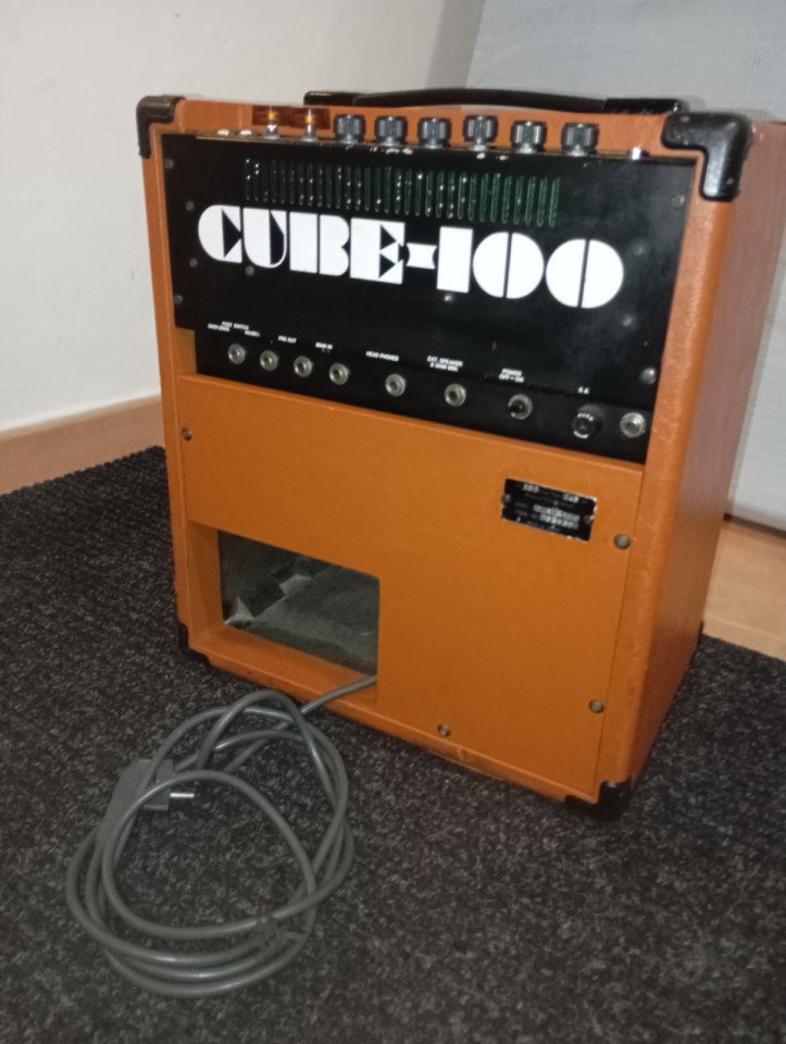Roland Cube 100 Vintage de segunda mano · Foto 7 de 10 · Girona · 350 €