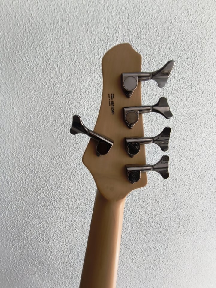 BAJO Kingston Heir 5 Cuerdas Sunburst de segunda mano · Foto 4 de 5 · Sevilla · 600 €