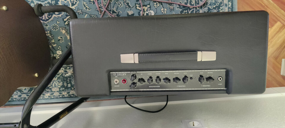 Amplificador valvular Blackstar Artist 15