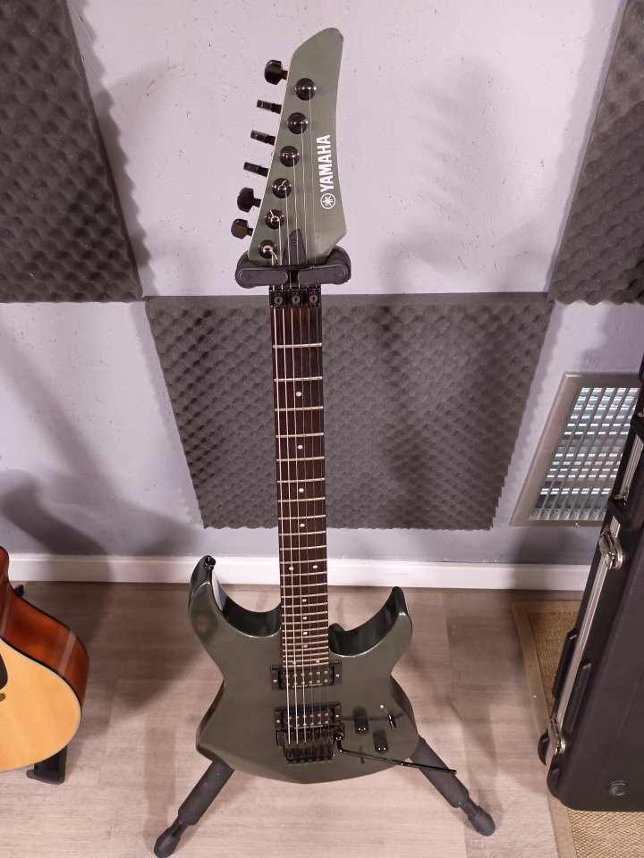 Guitarra eléctrica Yamaha Rgx 420S(Seymour Duncan)