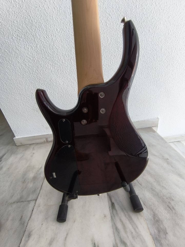 BAJO Kingston Heir 5 Cuerdas Sunburst de segunda mano · Foto 5 de 5 · Sevilla · 600 €