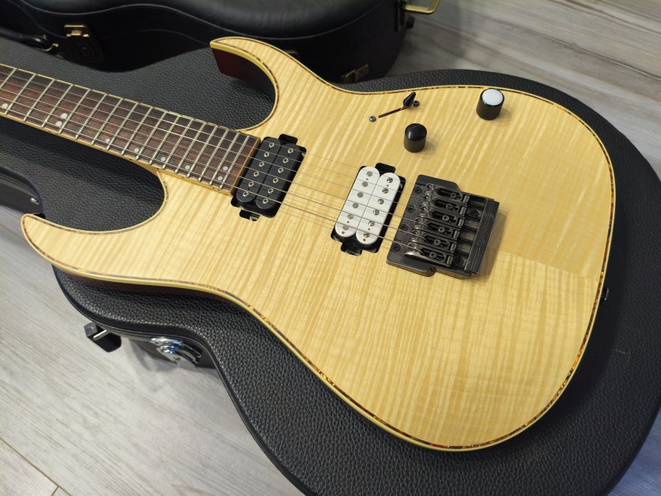 Ibanez premium rg 721 fm