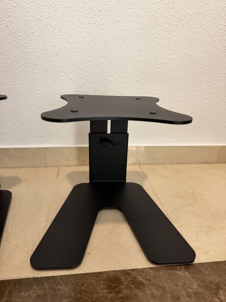 K&M 26774 – stands de monitor mesa