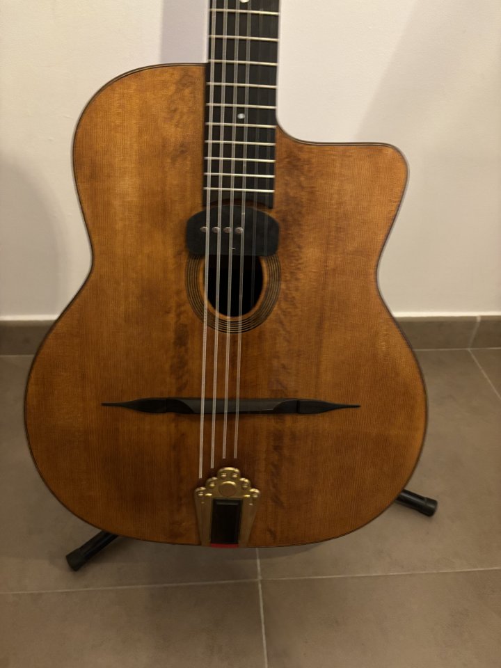 Guitarra manouche gipsy jazz de segunda mano · Foto 2 de 7 · Cádiz · 1500 €