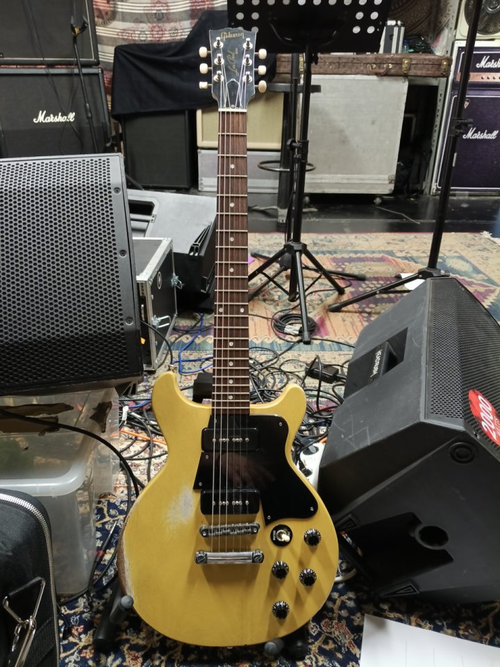 Gibson Les Paul Special Yellow TV de segunda mano · Foto 1 de 7 · Navarra · 1600 €