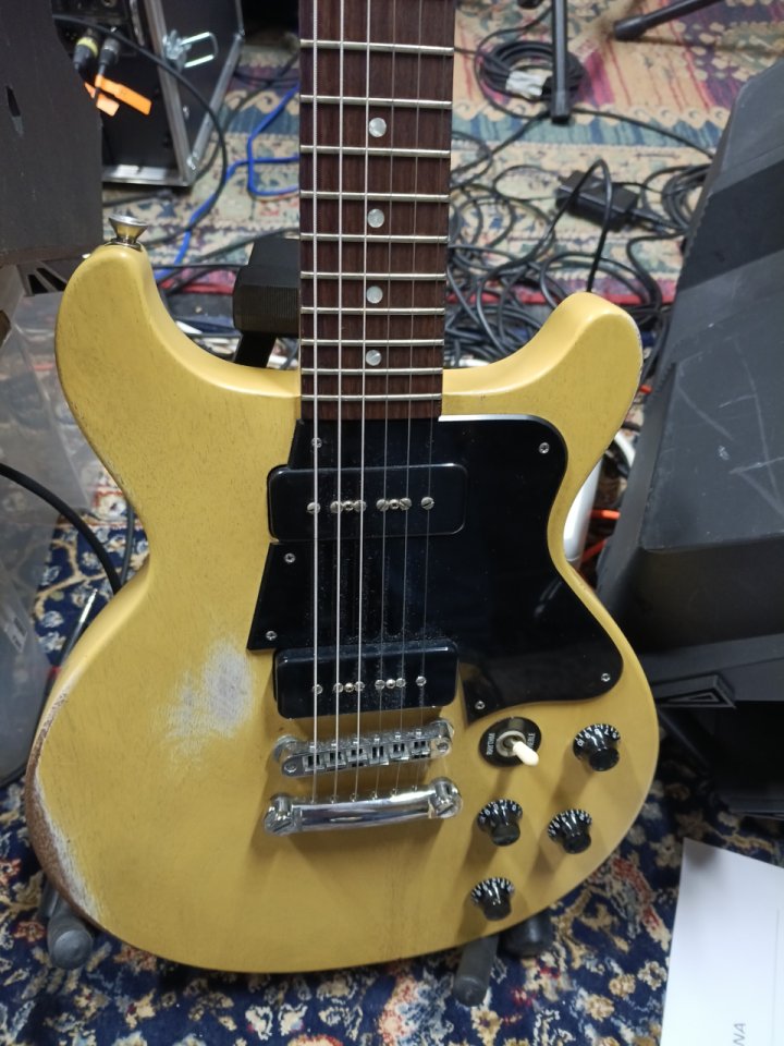 Gibson Les Paul Special Yellow TV de segunda mano · Foto 3 de 7 · Navarra · 1600 €