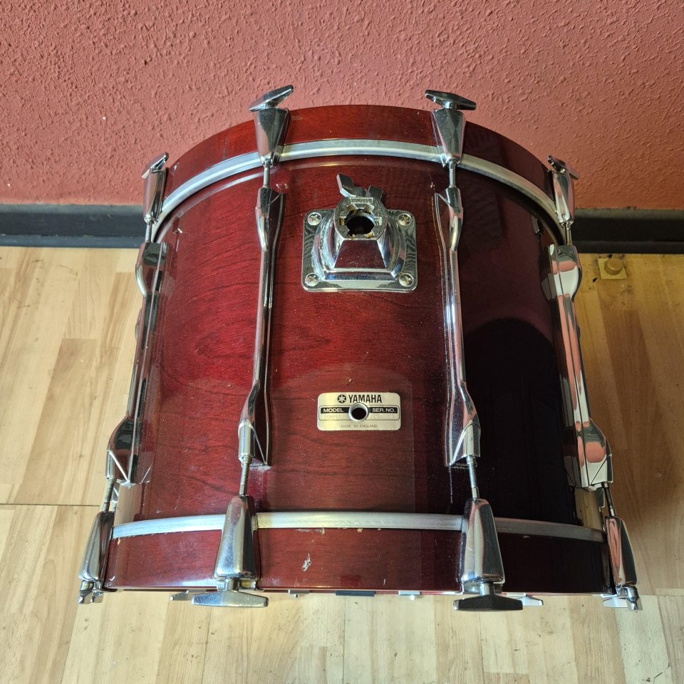 Bombo 20" YAMAHA 9000 Recording Custom Cherry Wood de segunda mano · Foto 4 de 8 · Cantabria · 1250 €