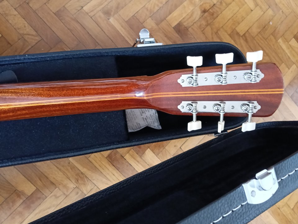 Guitarra archtop Eko Model 100 de los 60 de segunda mano · Foto 4 de 10 · Madrid · 450 €