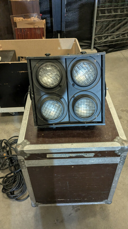 cegadora dmx 4 ojos de segunda mano · Toledo · 40 €