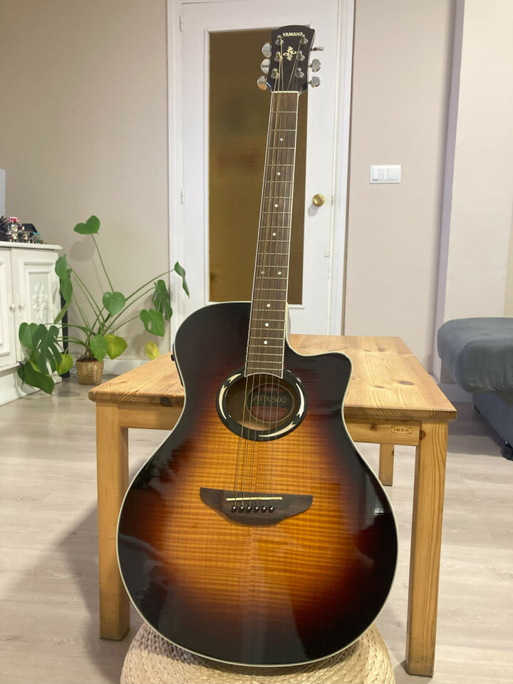 amaha APX500 FM OVS - Guitarra Electroacústica