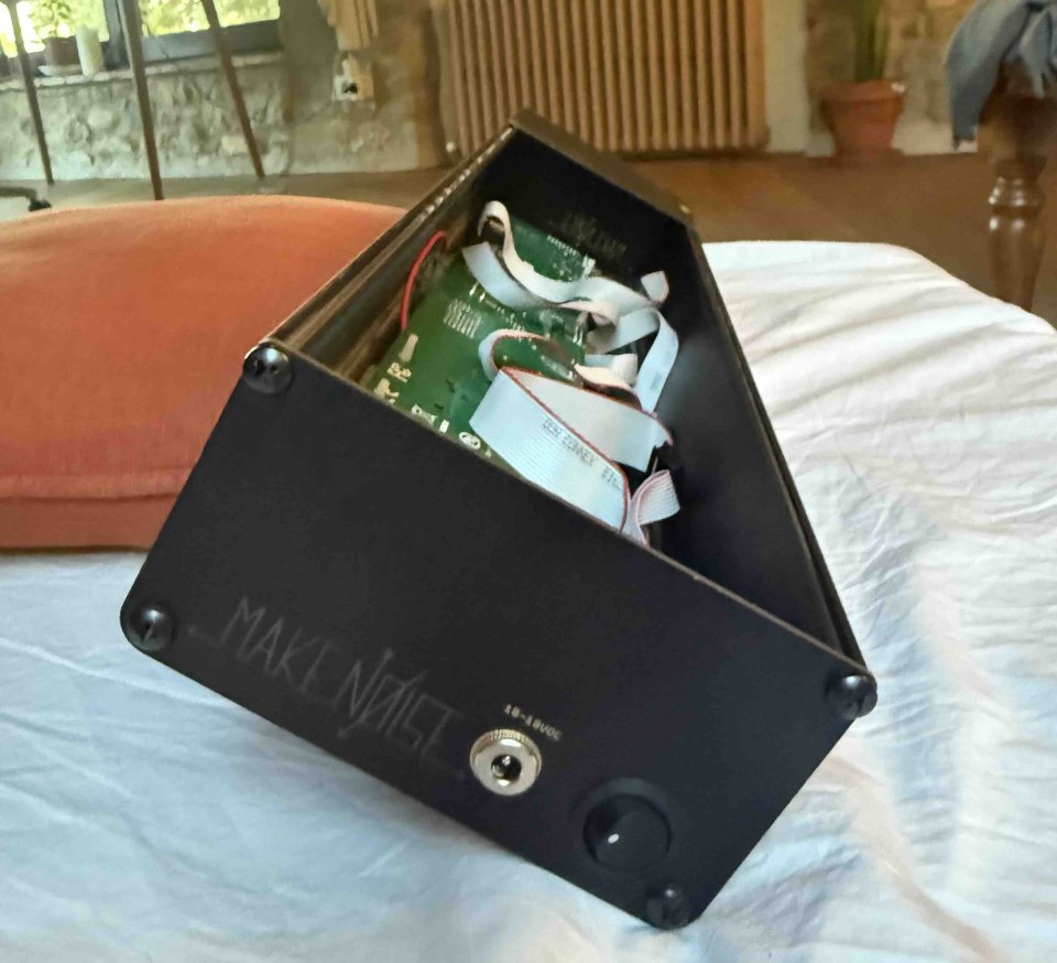 Powered 3U Make Noise Skiff 104HP de segunda mano · Foto 2 de 3 · Girona · 175 €