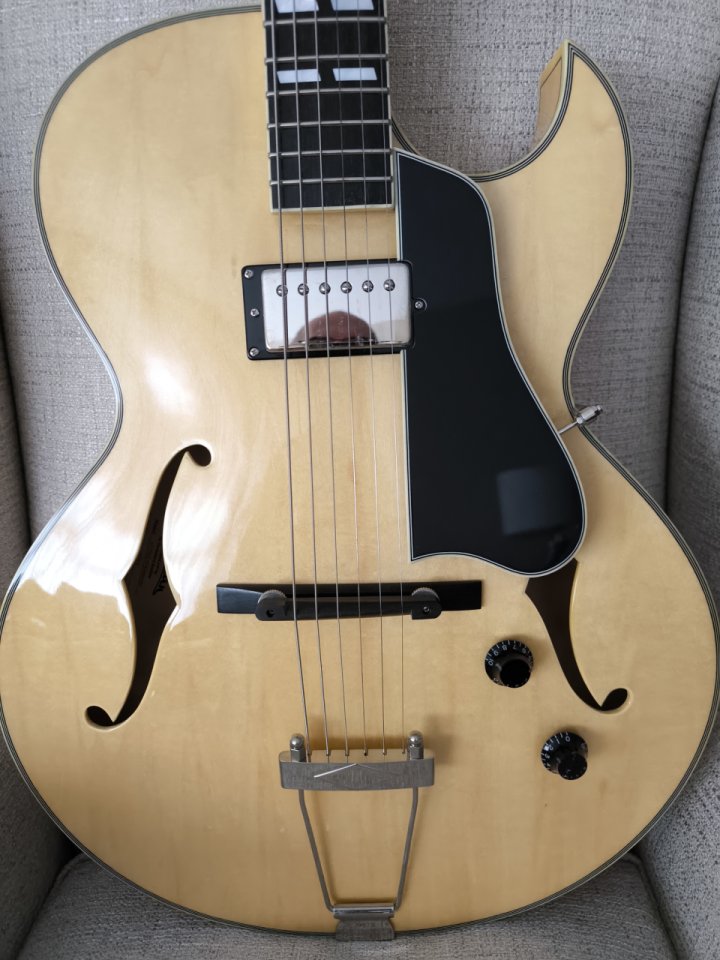 EASTMAN AR-175CE de segunda mano · Foto 2 de 5 · SC Tenerife · 1350 €