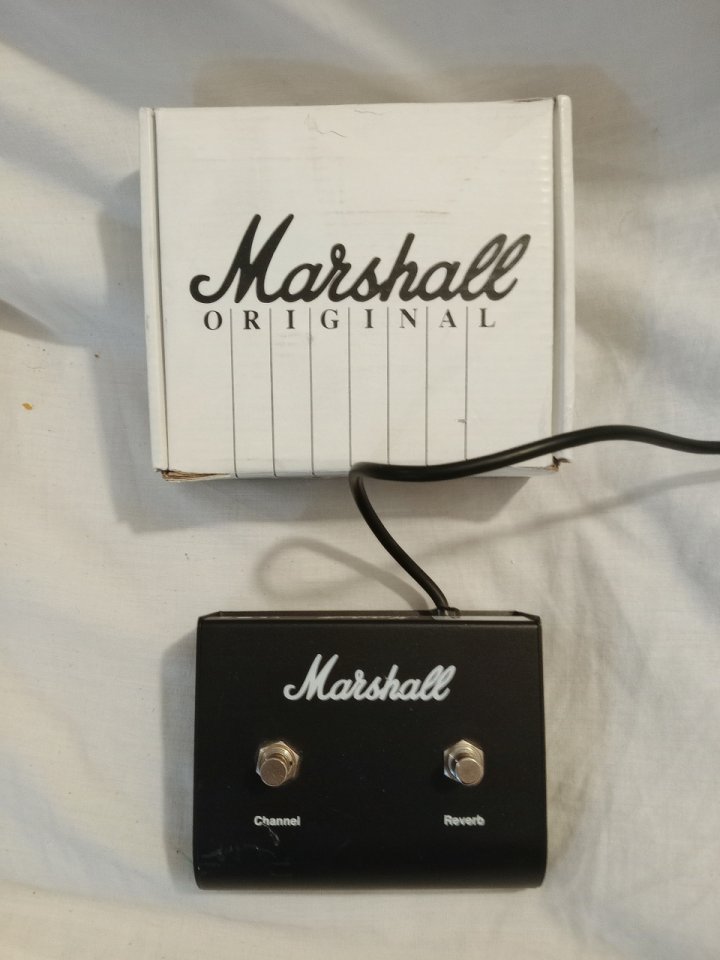 Pedal conmutador Marshall de segunda mano · Foto 1 de 4 · Madrid · 28 €