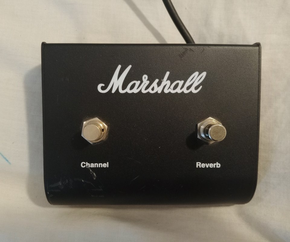 Pedal conmutador Marshall de segunda mano · Foto 2 de 4 · Madrid · 28 €