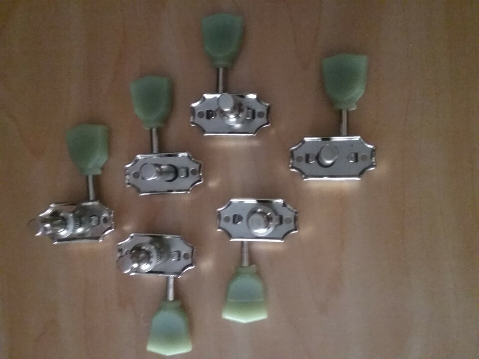 Pastillas PRS y guarda púas Fender