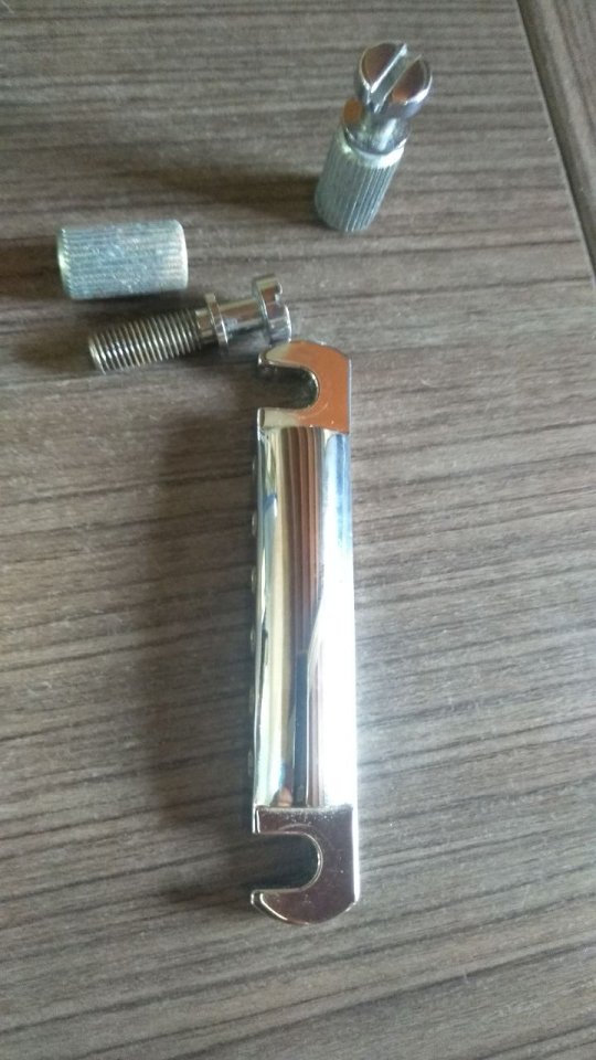 Cordal GIBSON Tradicional 2009 cómo nuevo de segunda mano · Foto 1 de 3 · Valencia · 40 €