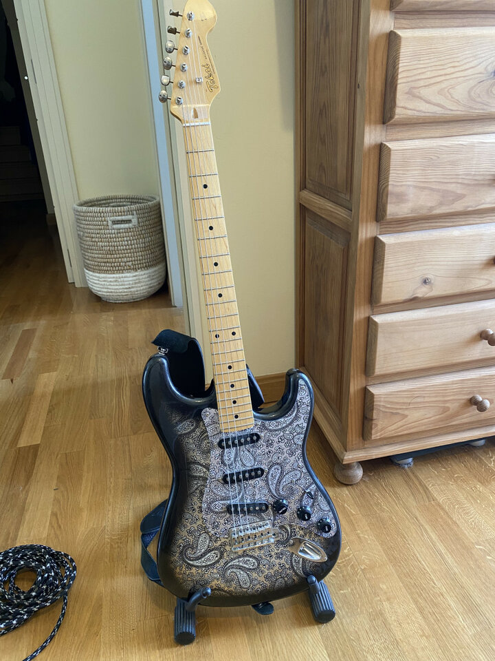 Tokai stratocaster paisley ast-bp de segunda mano · Foto 4 de 10 · Madrid · 750 €