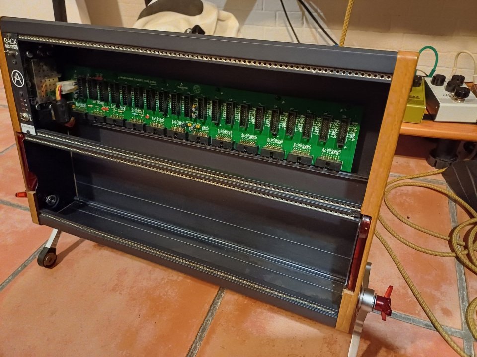 Artura Rackbrute 6U Eurorack de segunda mano · Foto 1 de 3 · Zaragoza · 235 €