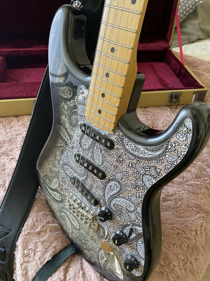 Tokai stratocaster paisley ast-bp de segunda mano · Foto 3 de 10 · Madrid · 750 €