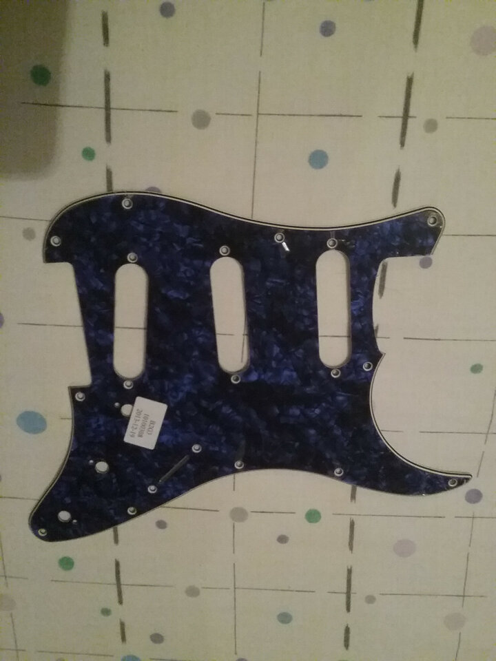 Pastillas PRS y guarda púas Fender