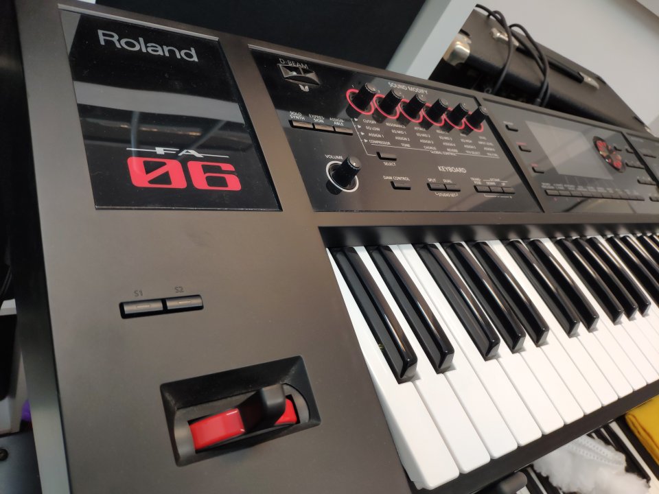 Roland FA06
