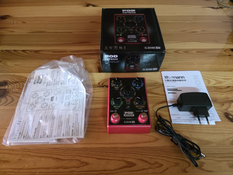 POD EXPRESS Line 6 Nuevo+ adaptador de corriente. de segunda mano · Foto 1 de 5 · Zaragoza · 110 €
